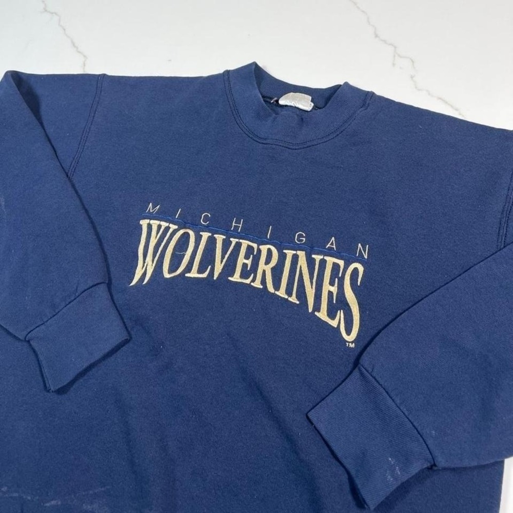 Vintage 90s Michigan wolverines embroidered graphic crewneck sweatshirt Medium